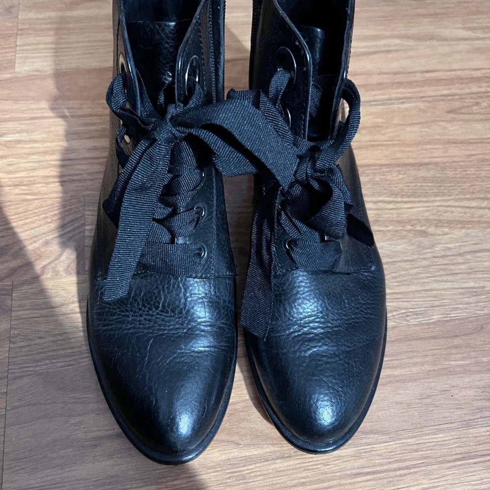 Isola ankle boots